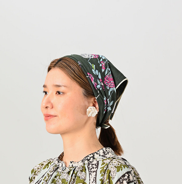 Khadi Bird Garden Bandana Female Model