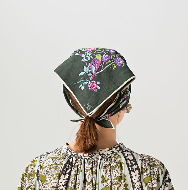 Khadi Bird Garden Bandana Female Model