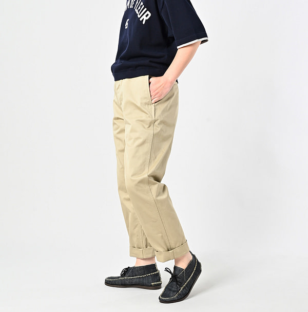 Chino Crosby Slacks MEN Female Model
