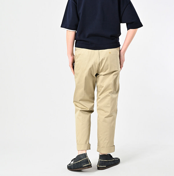 Chino Crosby Slacks MEN Female Model