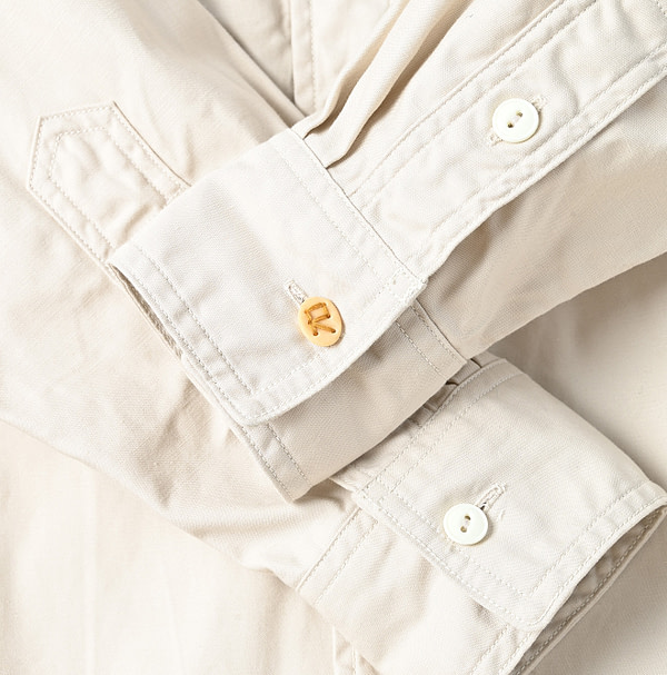Thin Back Satin 908 Gacha-Pocket Shirt Detail