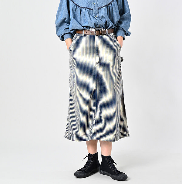 Mon-petit Denim Painter Skirt Female Model