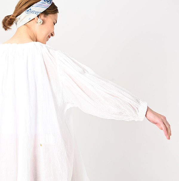 Gauze Shirring Tunic Blouse Detail