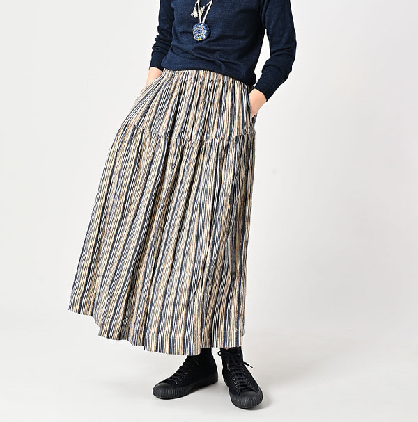 Indian Silk Tanba Cloth Tiered Skirt Female Model