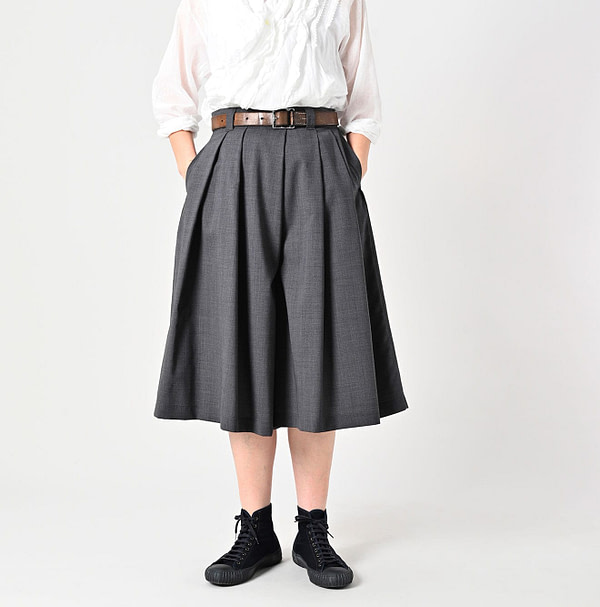 Summer Wool Culotte Skirt Female Model