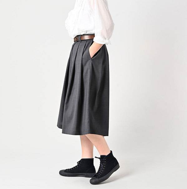 Summer Wool Culotte Skirt Female Model