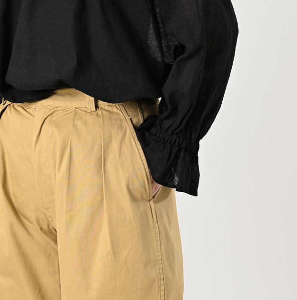 Thin Gabardine Charlotte Baggy Detail