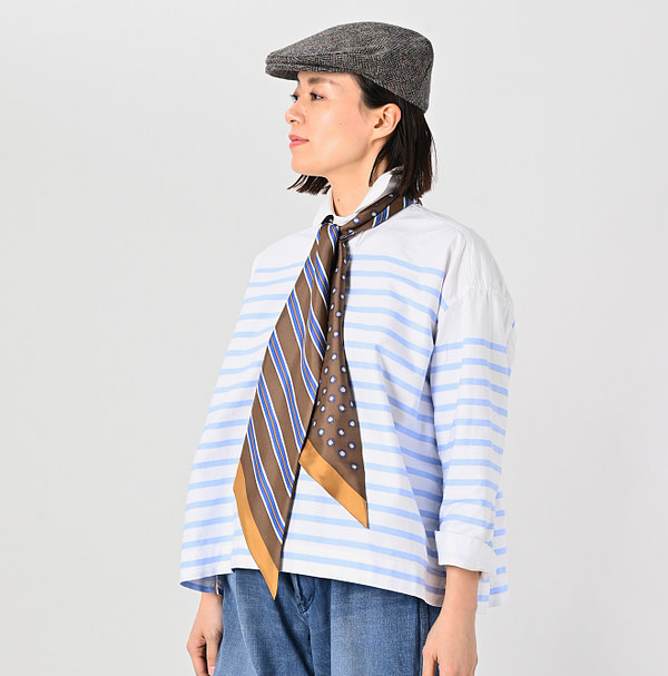 Regiment Kelp Scarf Female Model