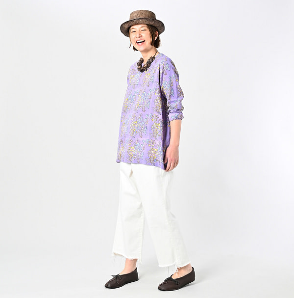 Seasonal Terms Block Print Blouse Female Model