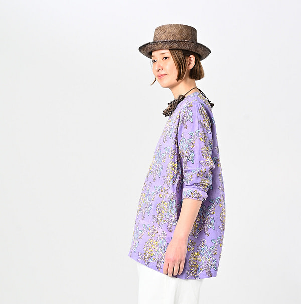 Seasonal Terms Block Print Blouse Female Model