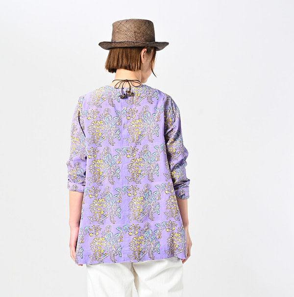 Seasonal Terms Block Print Blouse Female Model