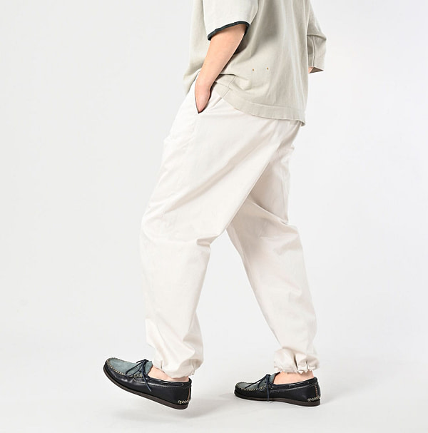 Chino 908 Neem Pants Male Model