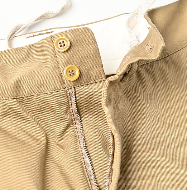 Chino 908 Neem Pants Detail