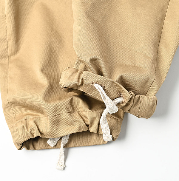 Chino 908 Neem Pants Detail