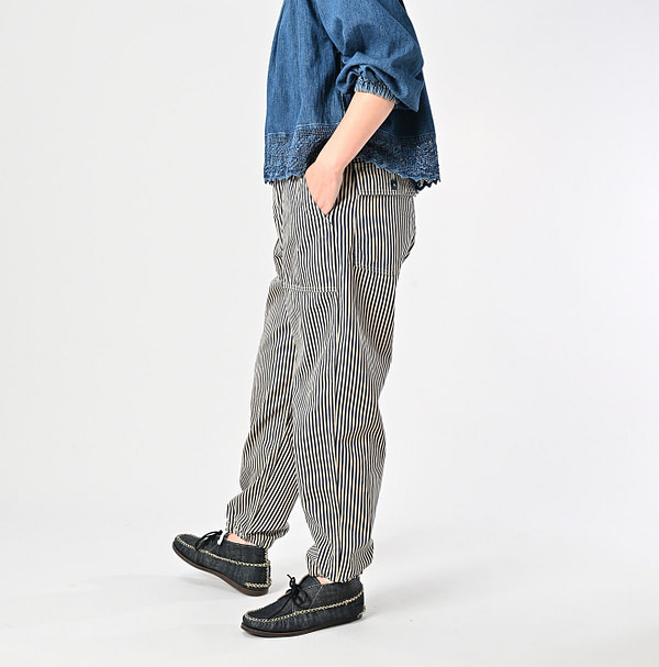 Mon-petit Denim 908 Baker Pants Nou Female Model