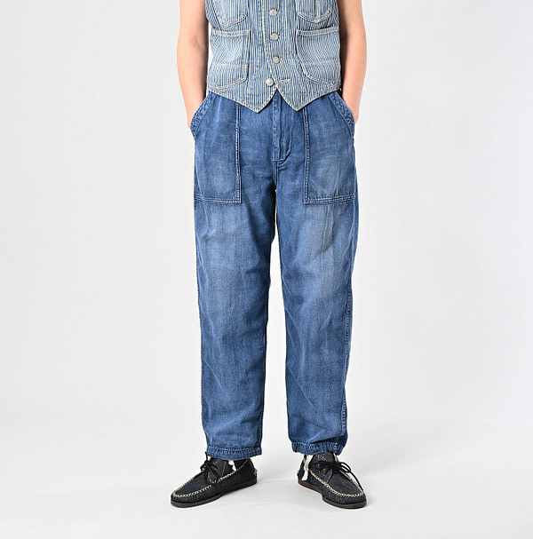 Mon-petit Denim 908 Baker Pants Tan Female Model
