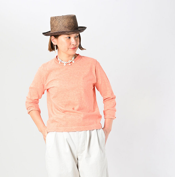 Plant Dyed Tenjiku Square T-shirt Female Model