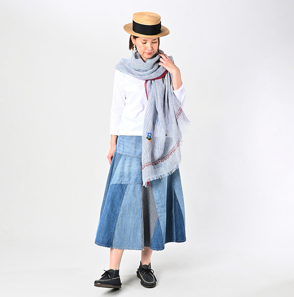 Indian Linen Hickory Embroidery Stole Female Model