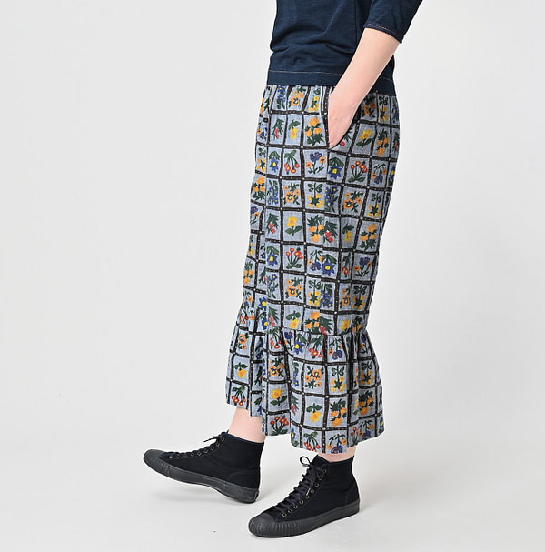 Dungaree Khadi Fleur Chambre Print Rapper Pants Female Model