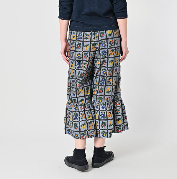 Dungaree Khadi Fleur Chambre Print Rapper Pants Female Model