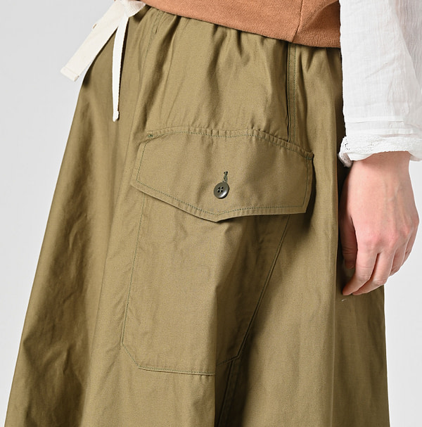 Thin Back Satin Tent Skirt Detail