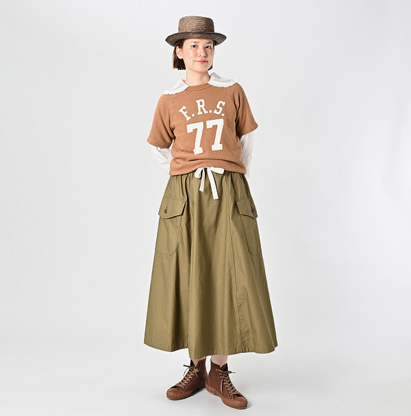 Thin Back Satin Tent Skirt Female Model