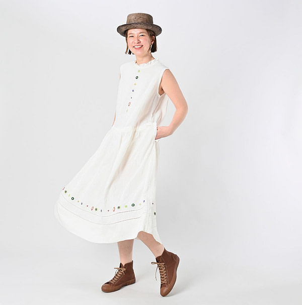 Indian Linen Beads Embroidery Dress Sumi Female Model