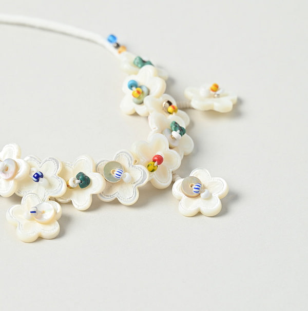Shell de Fleur Choker Detail