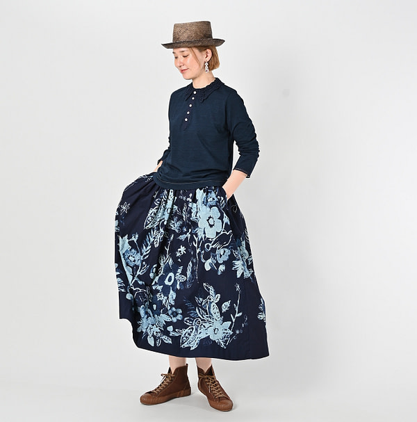 Anemone Bird Print Gather Skirt Female Model