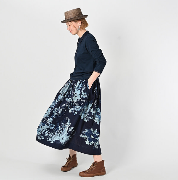 Anemone Bird Print Gather Skirt Female Model