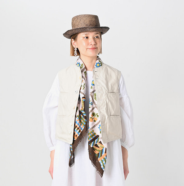 Thin Back Satin 908 Vest Antique Female Model
