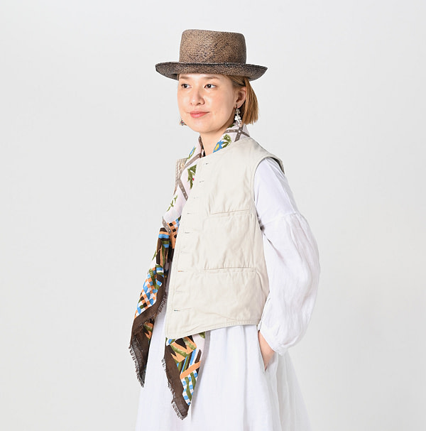 Thin Back Satin 908 Vest Antique Female Model