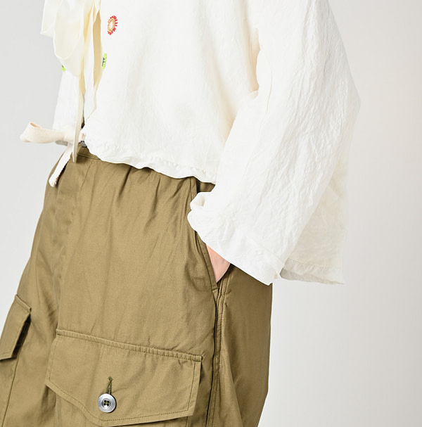 Thin Back Satin 908 Tent Pants Detail