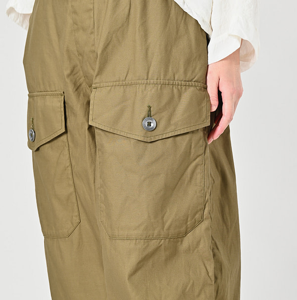 Thin Back Satin 908 Tent Pants Detail