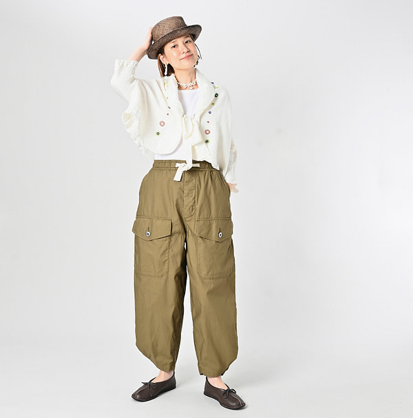 Thin Back Satin 908 Tent Pants Female Model