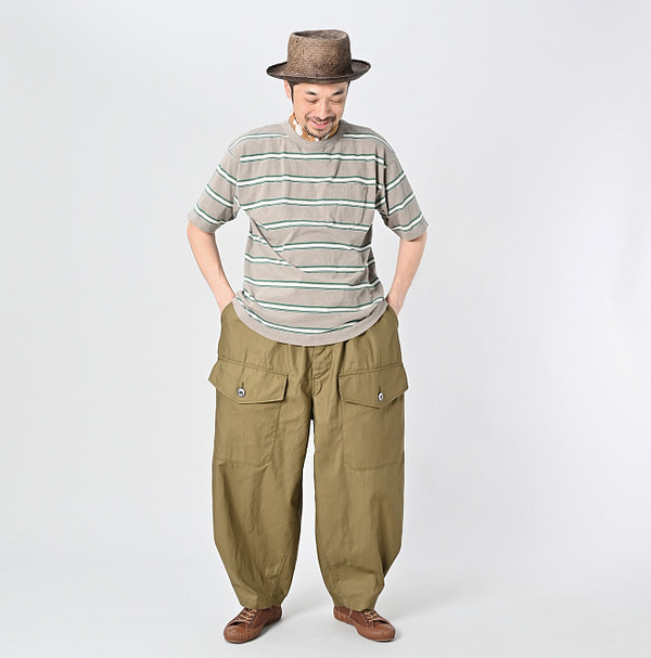 Thin Back Satin 908 Tent Pants Male Model