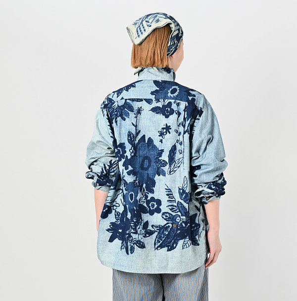 Anemone Bird Print LeiLei Shirt Female Model