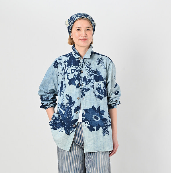 Anemone Bird Print LeiLei Shirt Female Model