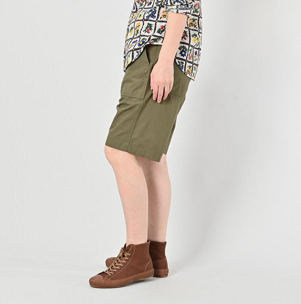 Ripstop 908 Baker Short Pants Female Model