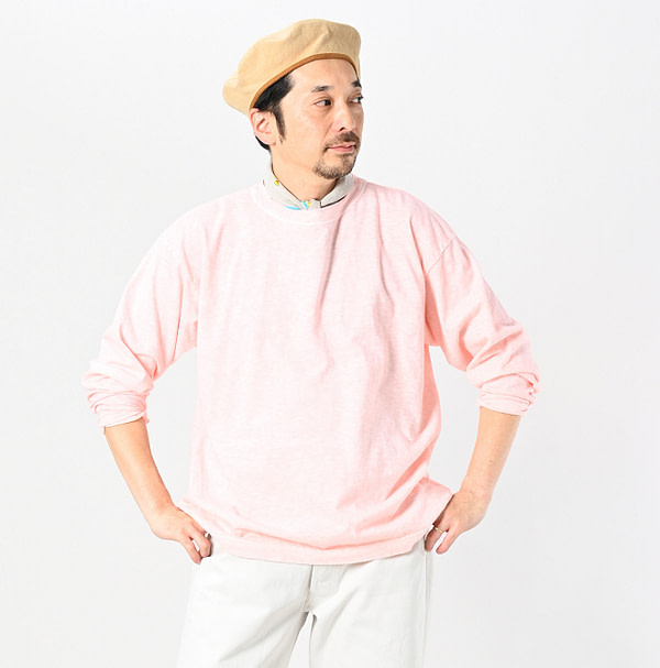 Plant Dyed Tenjiku 908 Ocean T-shirt Male Model