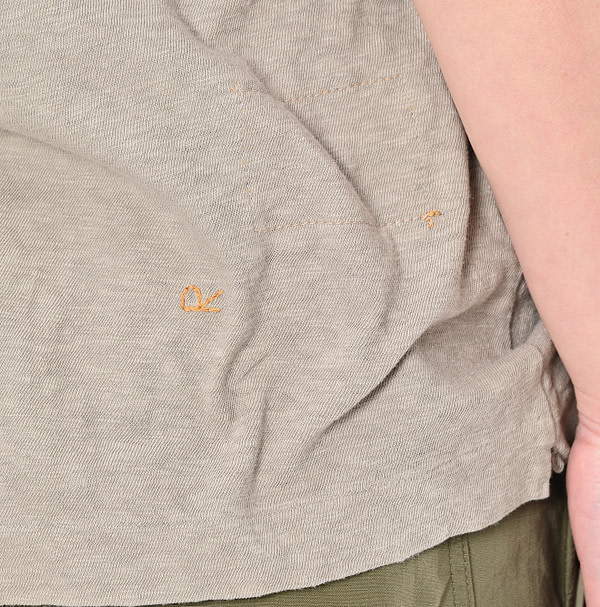 4545 Tenjiku 908 V-neck T-shirt Detail