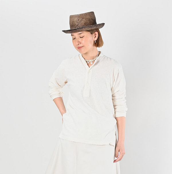4545 Tenjiku 908 Henley Female Model