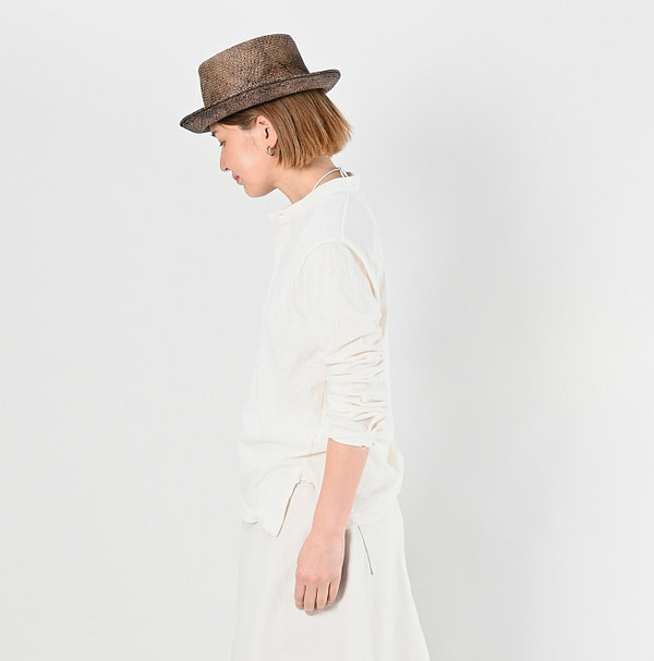 4545 Tenjiku 908 Henley Female Model