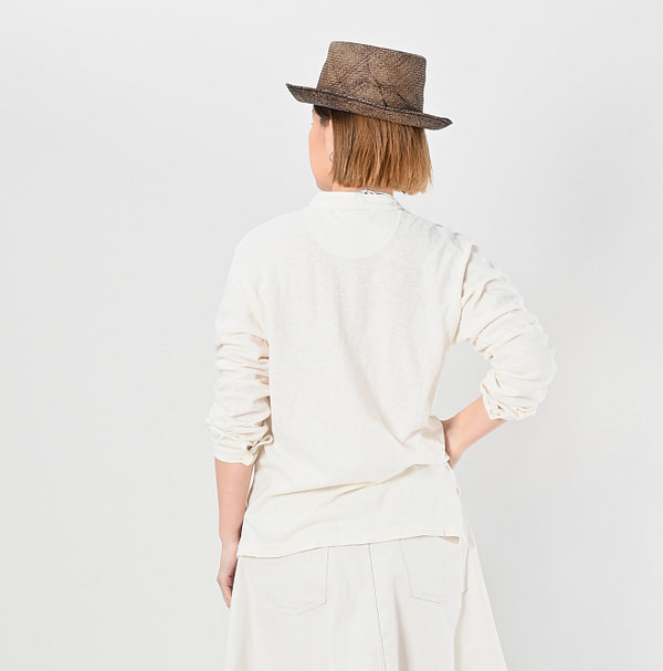 4545 Tenjiku 908 Henley Female Model