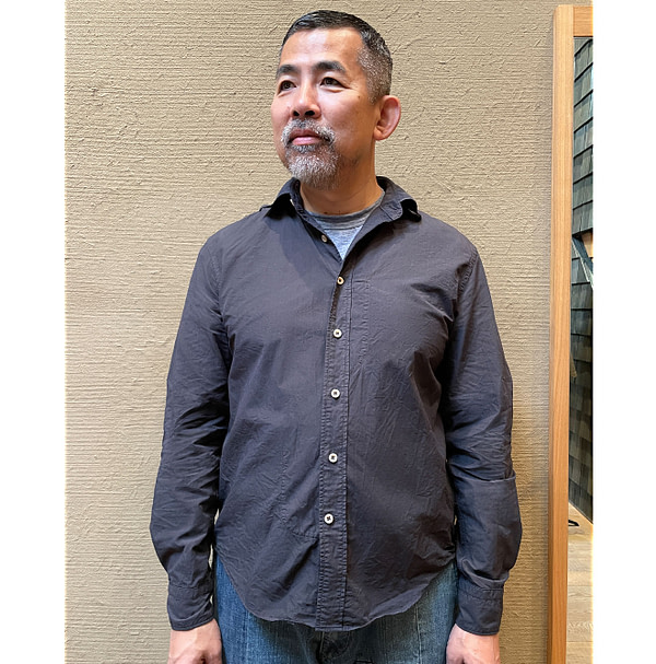 Compact Damp 908 Loafer Shirt Male Model