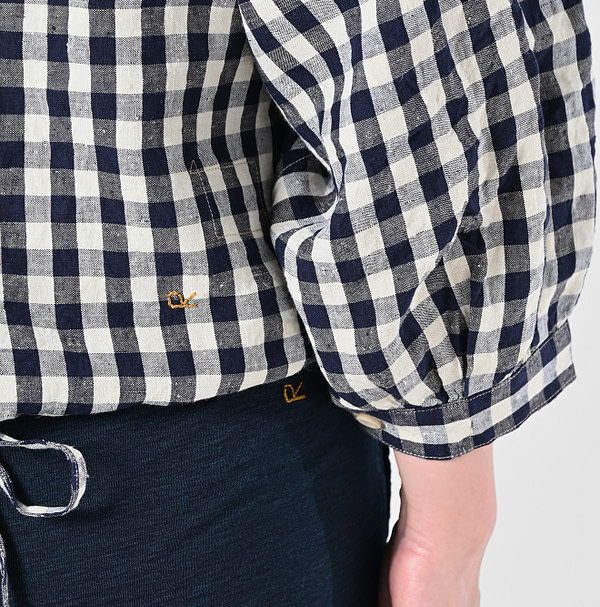 Indian Dozume Linen Puff Blouse Detail