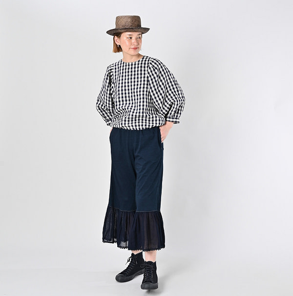Indian Dozume Linen Puff Blouse Female Model