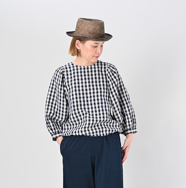 Indian Dozume Linen Puff Blouse Female Model