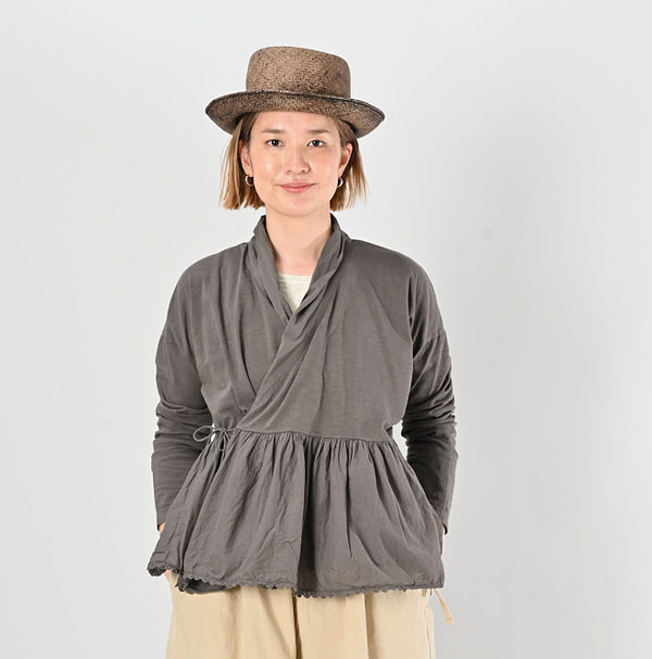 Supima Tenjiku Cache-Coeur Female Model