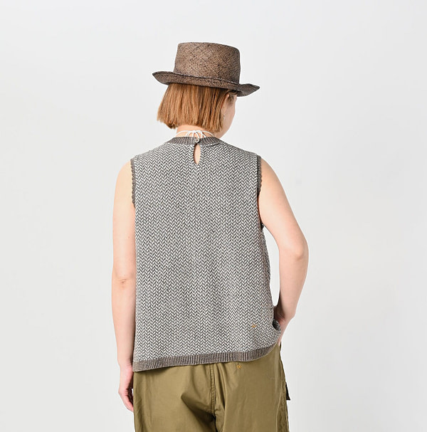 Linen Herringbone Knitsew Camisole Female Model